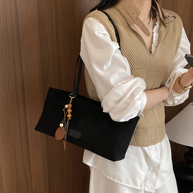 LEFTSIDE Retro Suede Shoulder  - огляд і ціна Women Bags In Trend